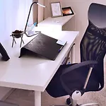 Central, New Cosy, Quiet Apartment