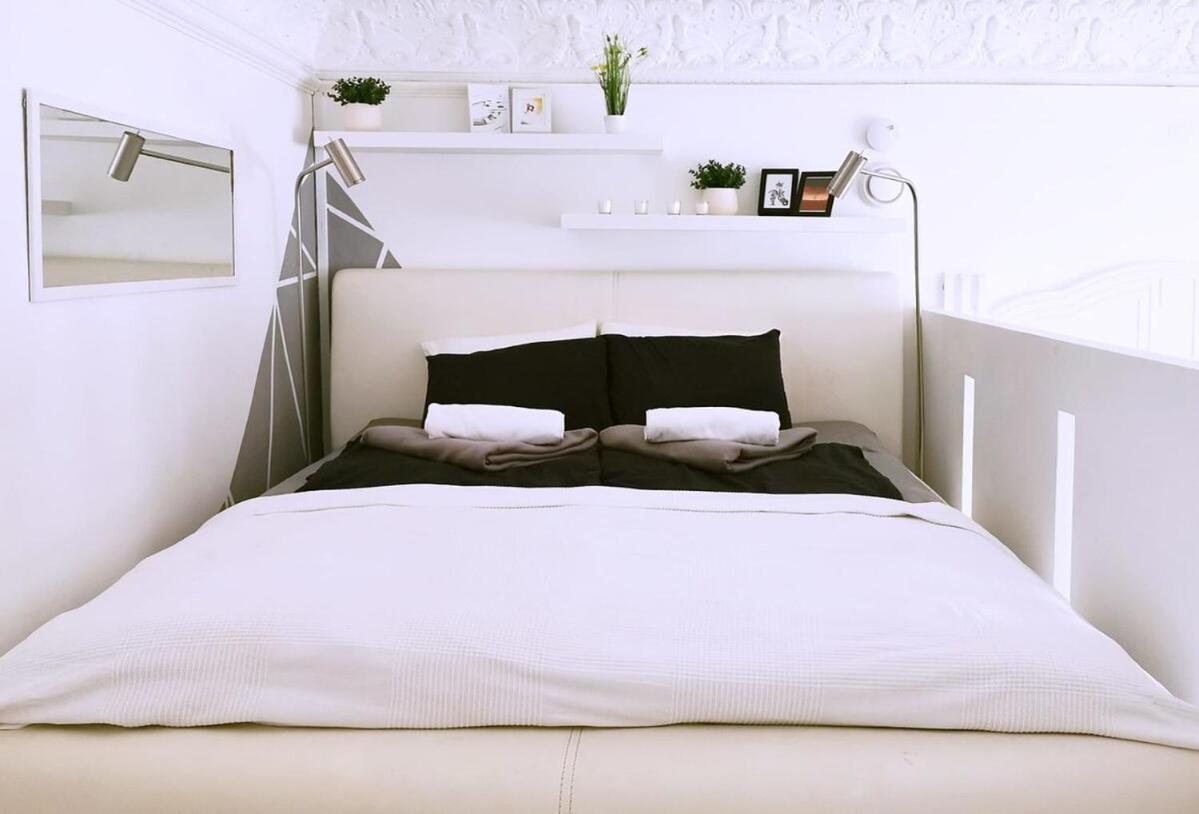 Central, New Cosy, Quiet Apartament
